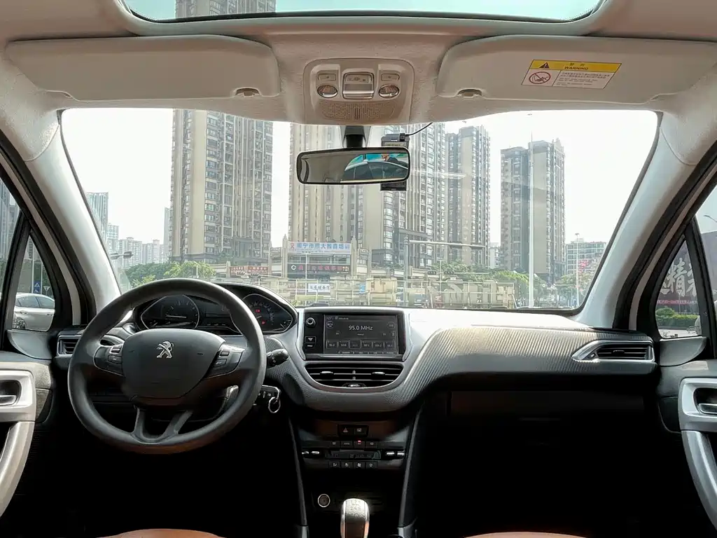 Peugeot 2008 — миниатюра 16