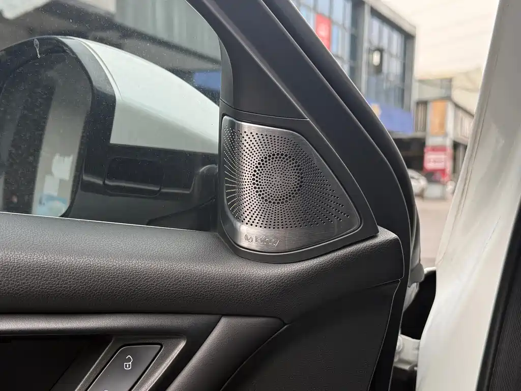 WEI PAI WEI BRAND VV6