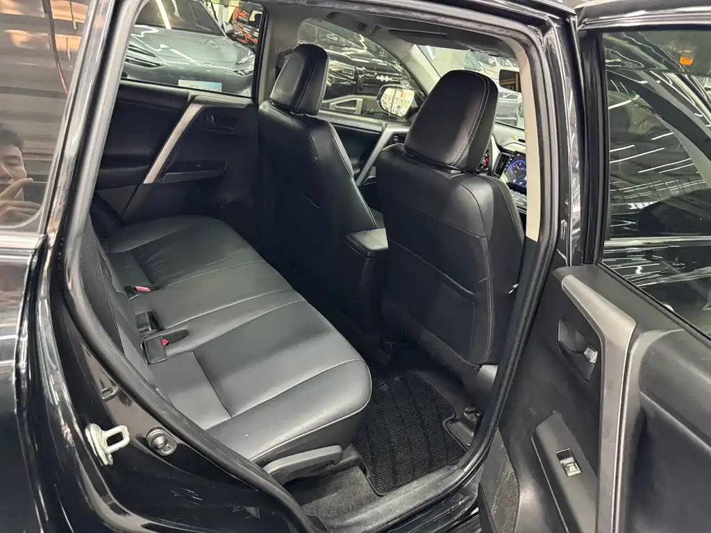 Toyota RAV4 — миниатюра 18