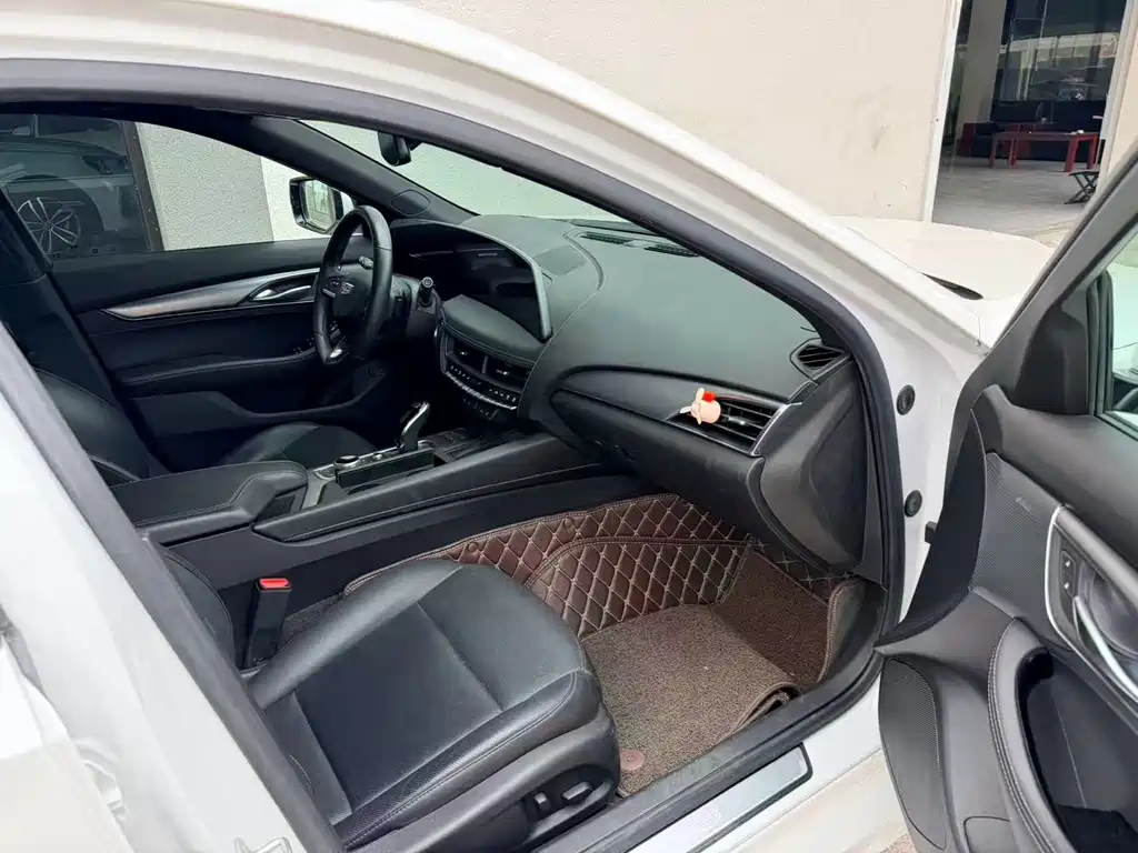 Cadillac CT5 — миниатюра 8