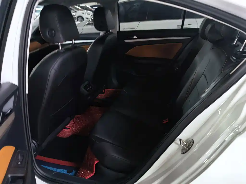 Volkswagen Bora — миниатюра 18