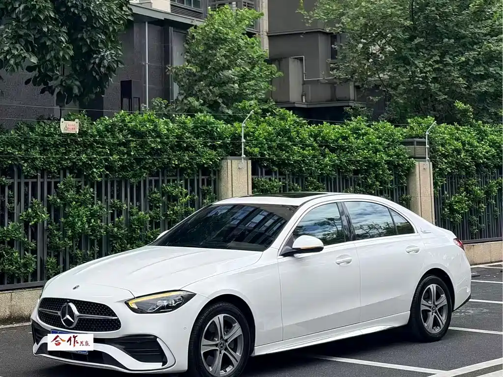 Mercedes-Benz C-Class — миниатюра 2