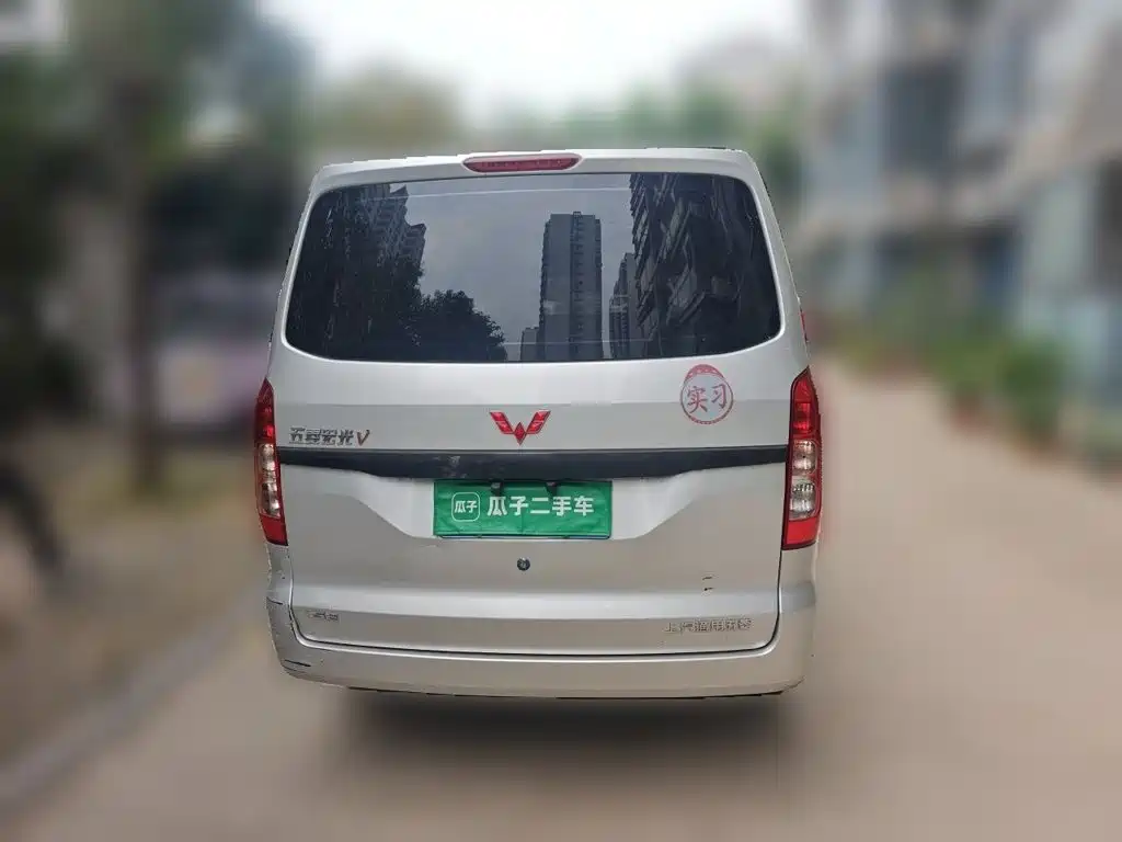 Wuling Hongguang V — миниатюра 3