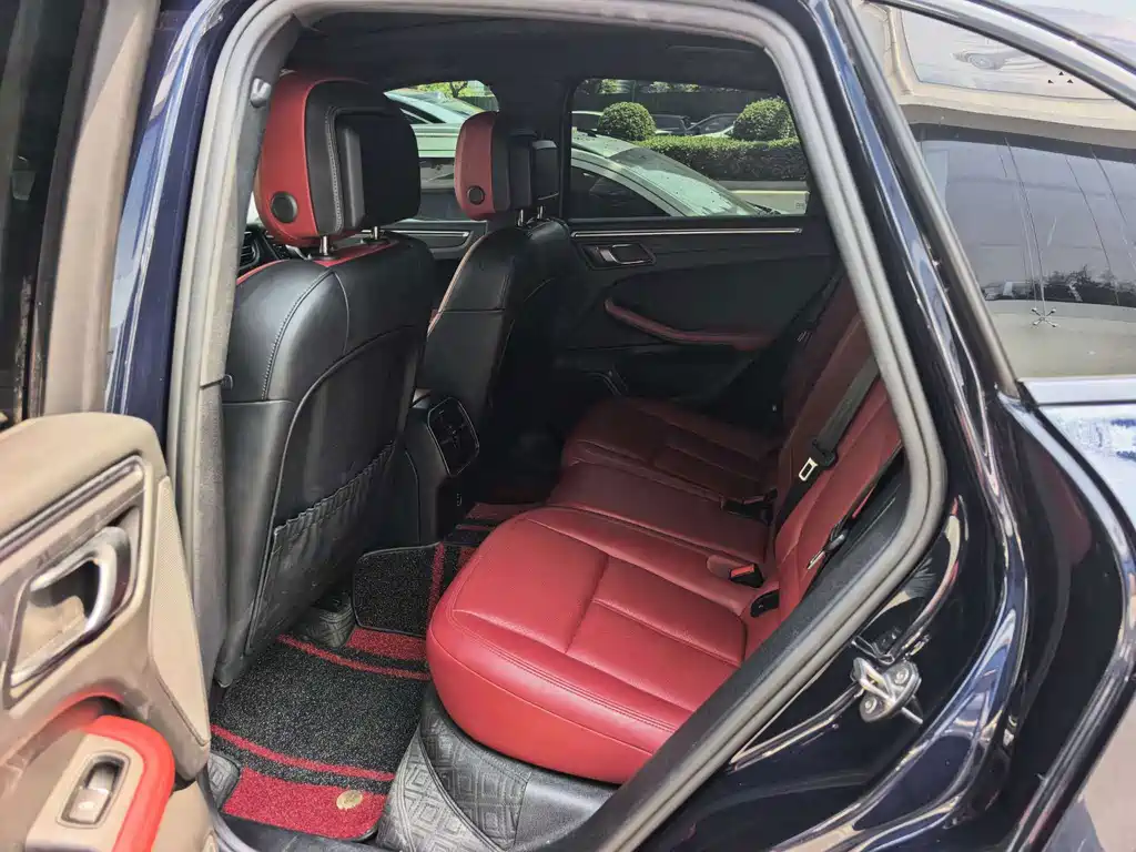 Porsche Macan — миниатюра 4