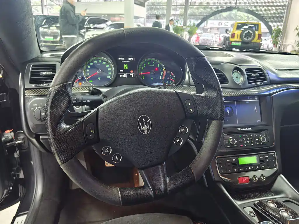 Maserati GranTurismo — миниатюра 8