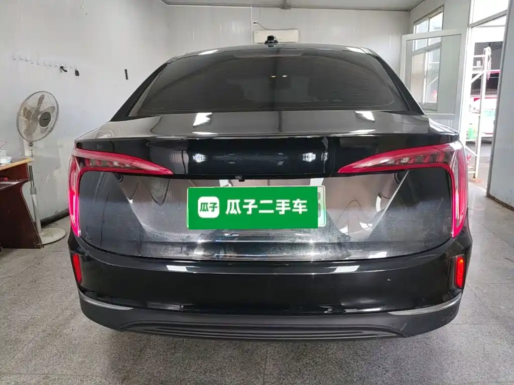 Hongqi Hongqi E-QM5 — миниатюра 6