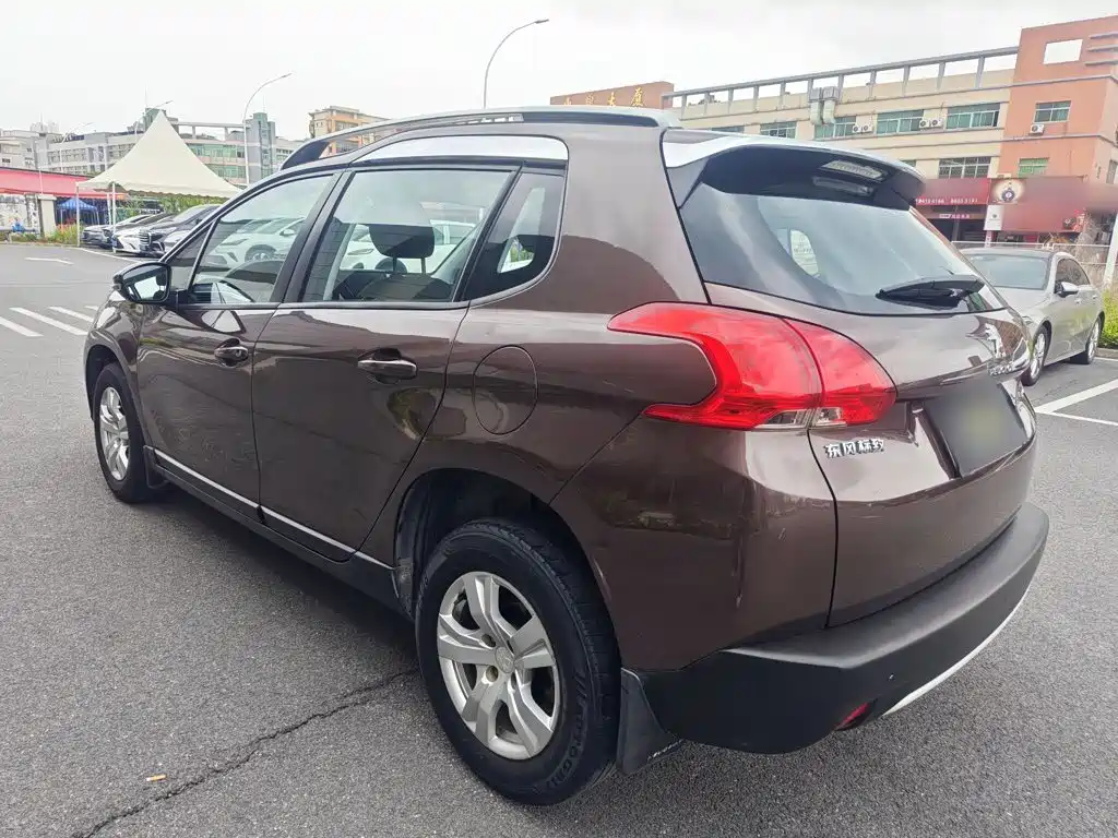 Peugeot 2008 — миниатюра 21