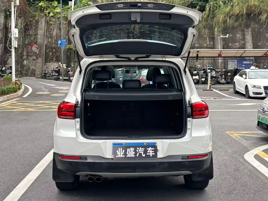 Volkswagen Tiguan 2013 2.0TSI AT Luxury