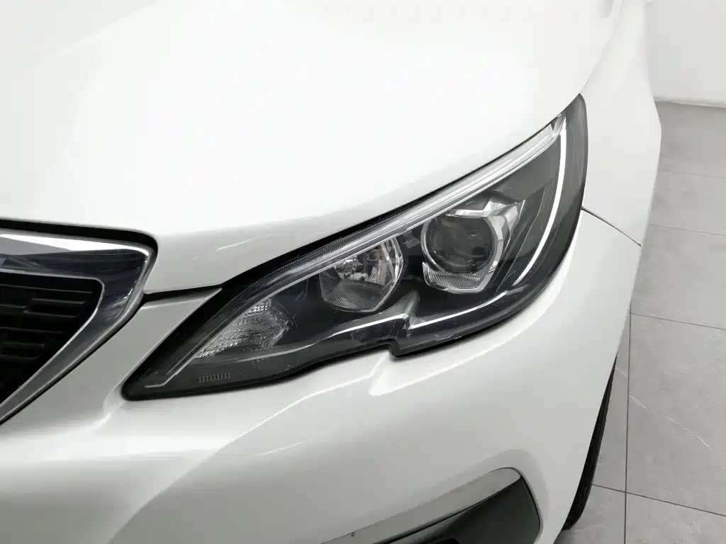 Peugeot 308 — миниатюра 7