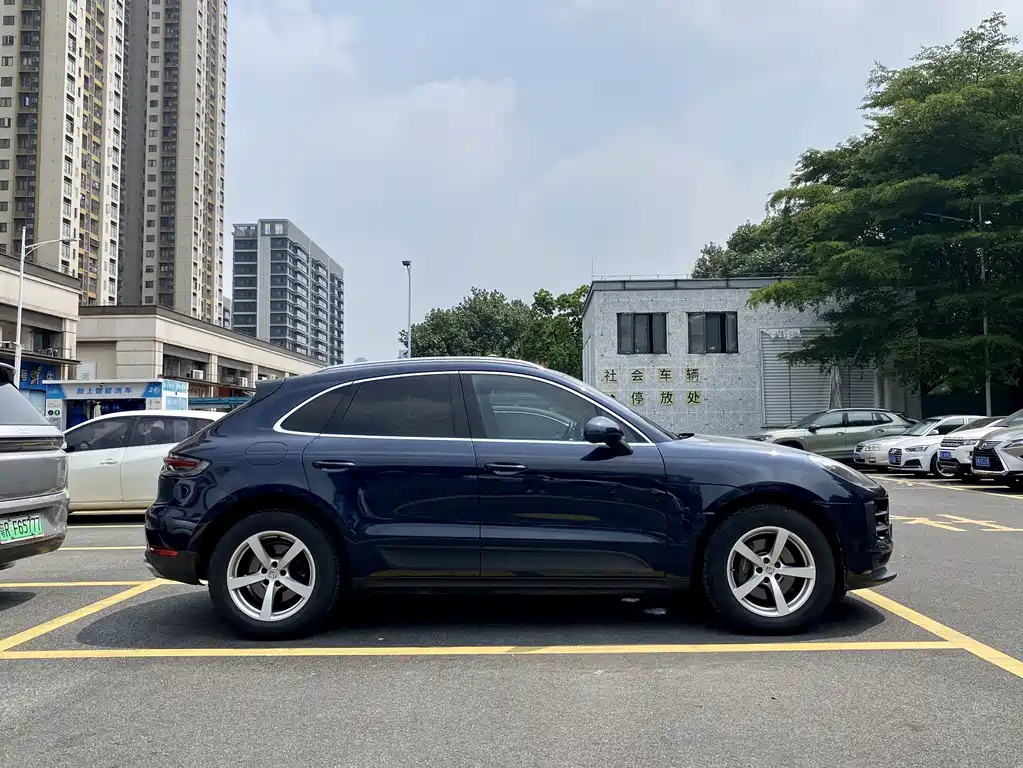 Porsche Macan — миниатюра 7