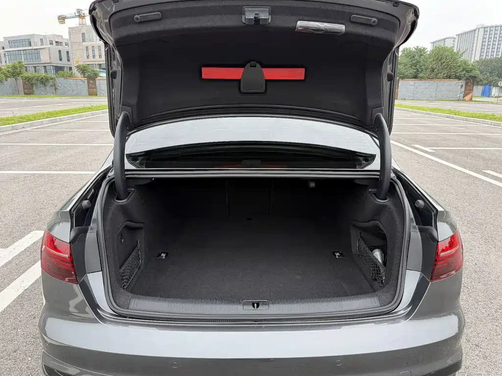 Audi A4L — миниатюра 21