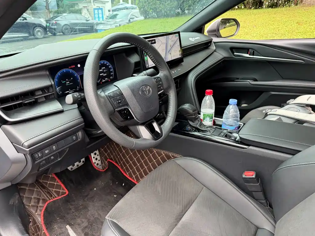 Toyota Camry — миниатюра 7