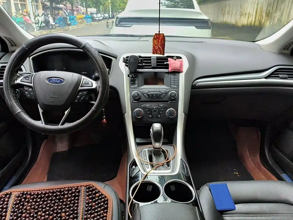 Ford Mondeo — миниатюра 13