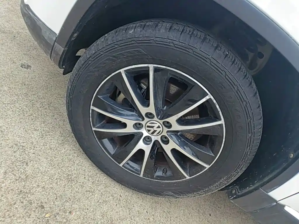 Volkswagen Tiguan — миниатюра 23