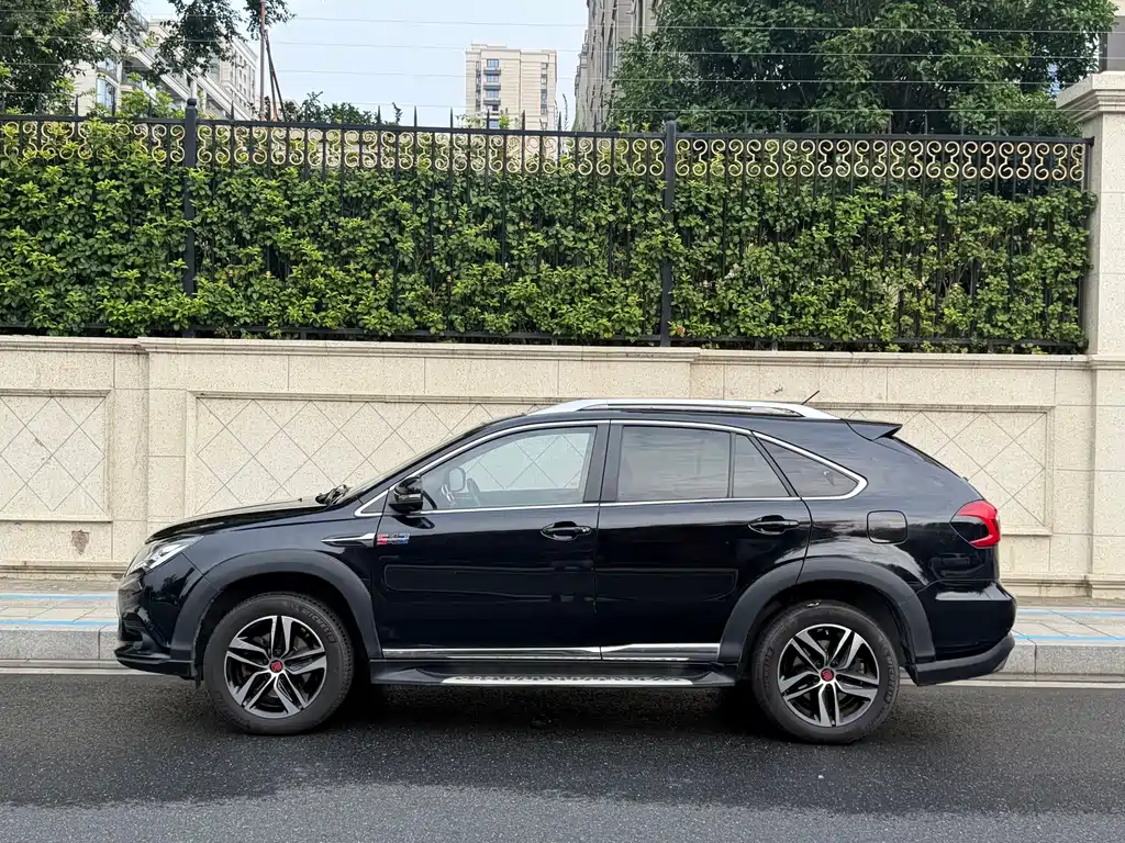 BYD Tang New Energy — миниатюра 3