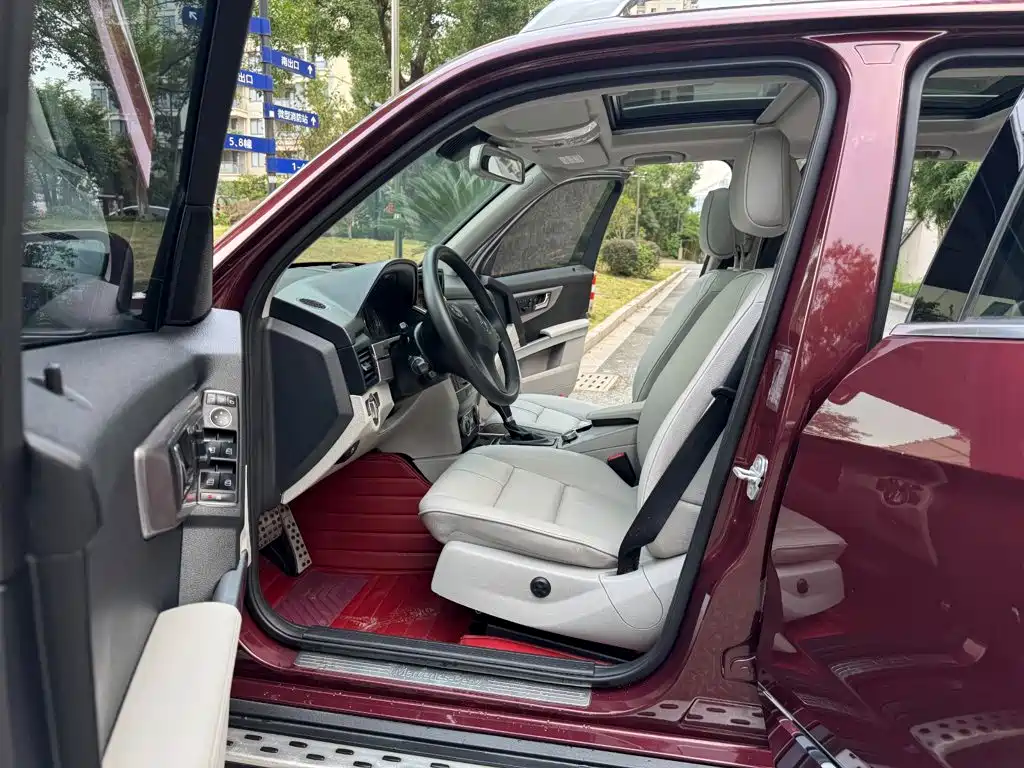 Mercedes-Benz GLK-Class (Import) — миниатюра 10