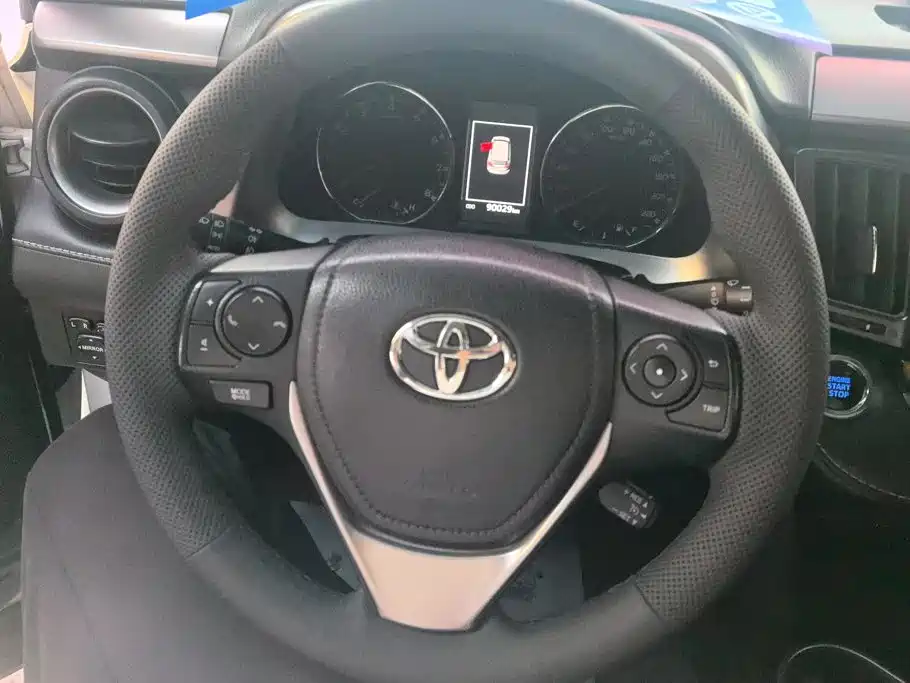 Toyota RAV4 — миниатюра 15