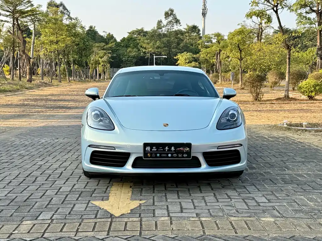 PORSCHE 718