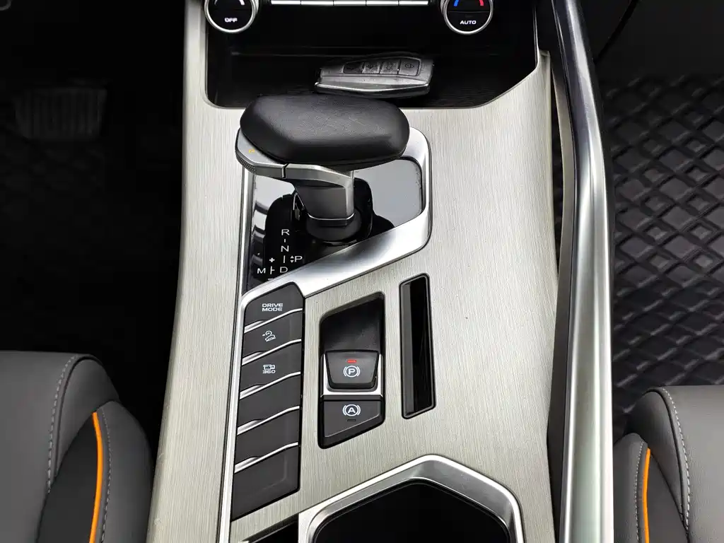 Geely Binyue — миниатюра 15