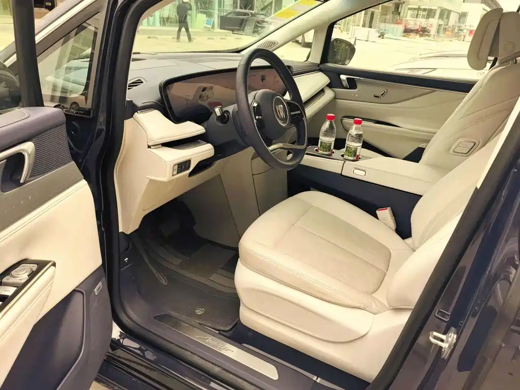 Buick GL8 Hybrid — миниатюра 10