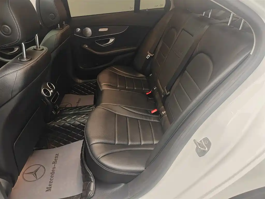 Mercedes-Benz C-Class — миниатюра 6