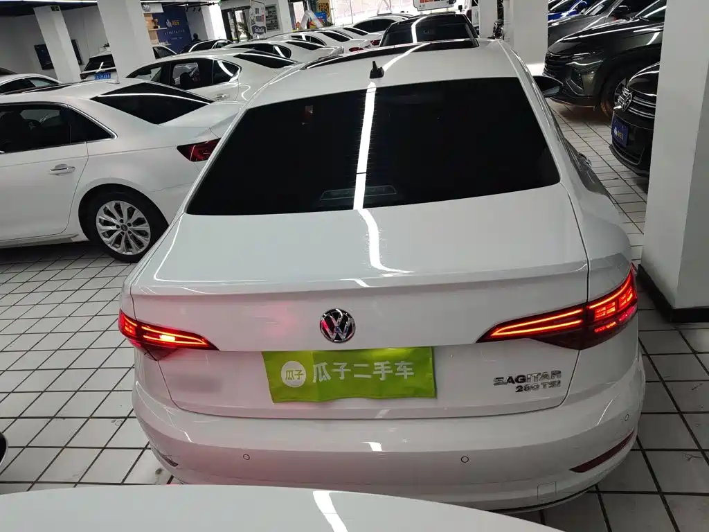 Volkswagen Sagitar — миниатюра 6