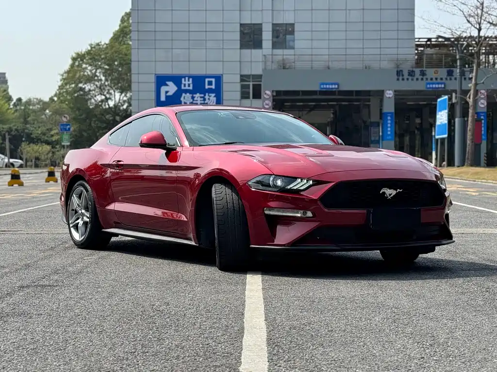 FORD MUSTANG