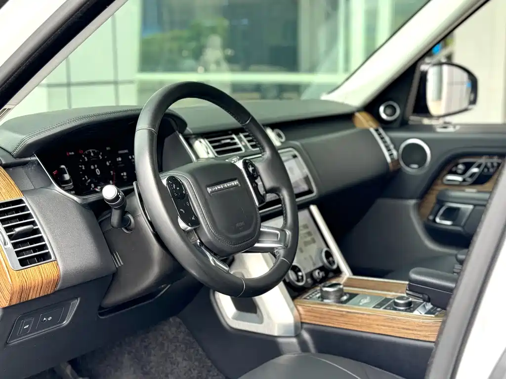 Land Rover Range Rover — миниатюра 6