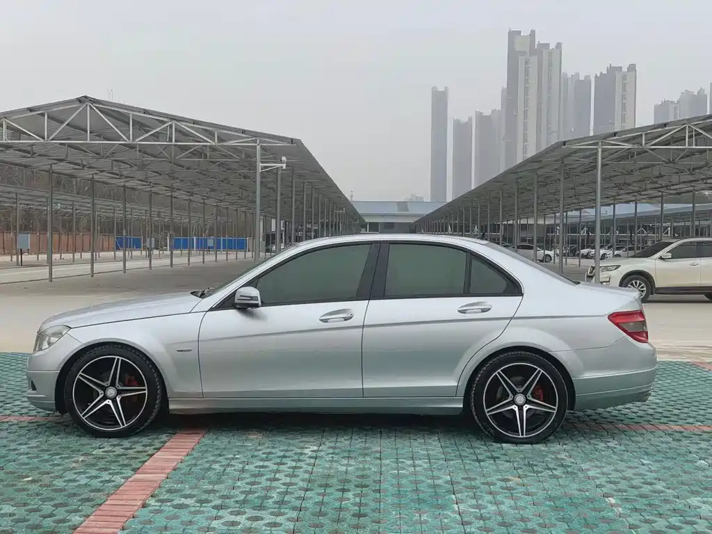 Mercedes-Benz C-Class — миниатюра 3