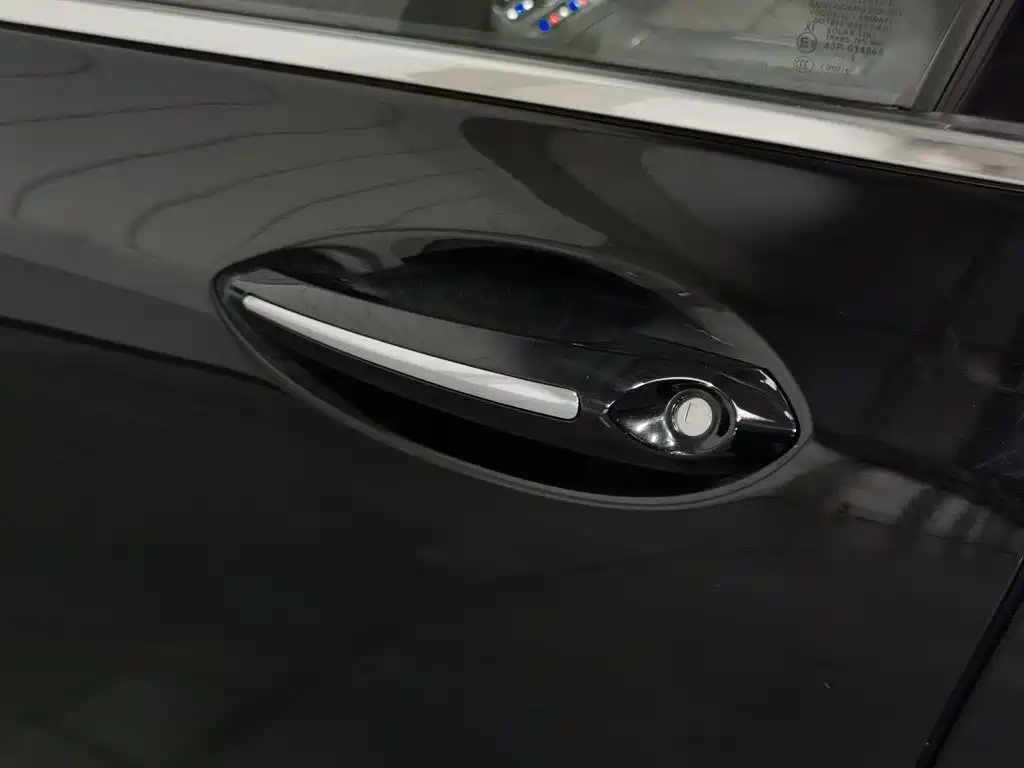 Lincoln MKZ — миниатюра 18