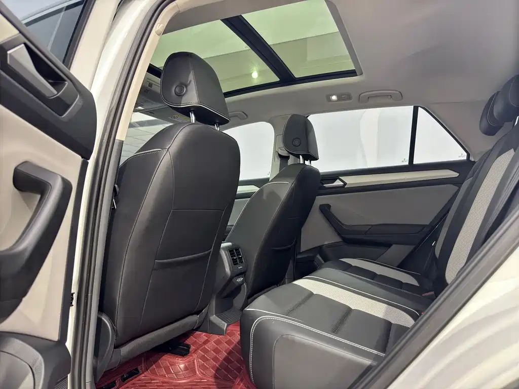 Volkswagen T-Roc 2023 280TSI DSG