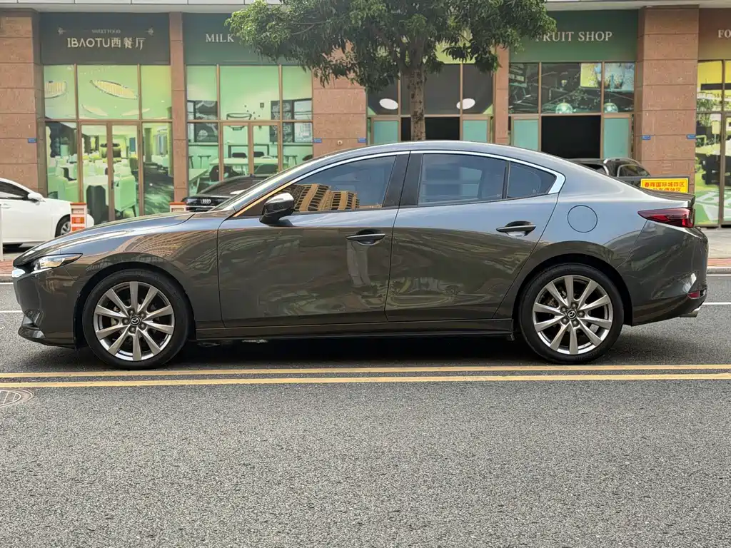 Mazda 3 Axela — миниатюра 12