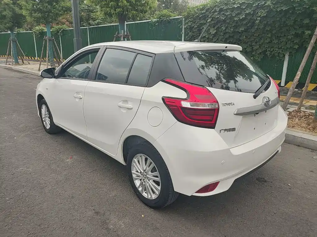 Toyota Yaris L — миниатюра 5