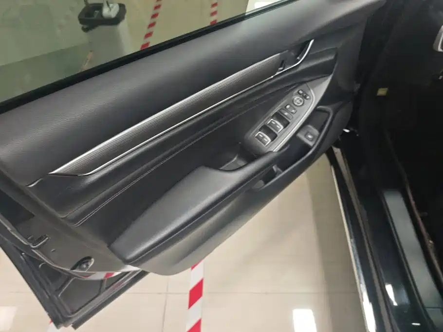 Honda Accord — миниатюра 7