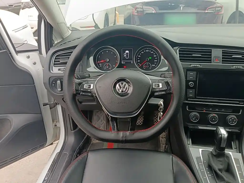 Volkswagen Golf — миниатюра 11