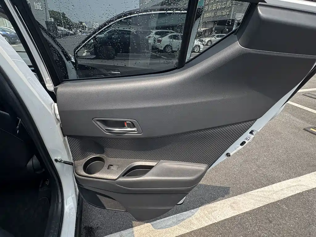 Toyota IZOA — миниатюра 21