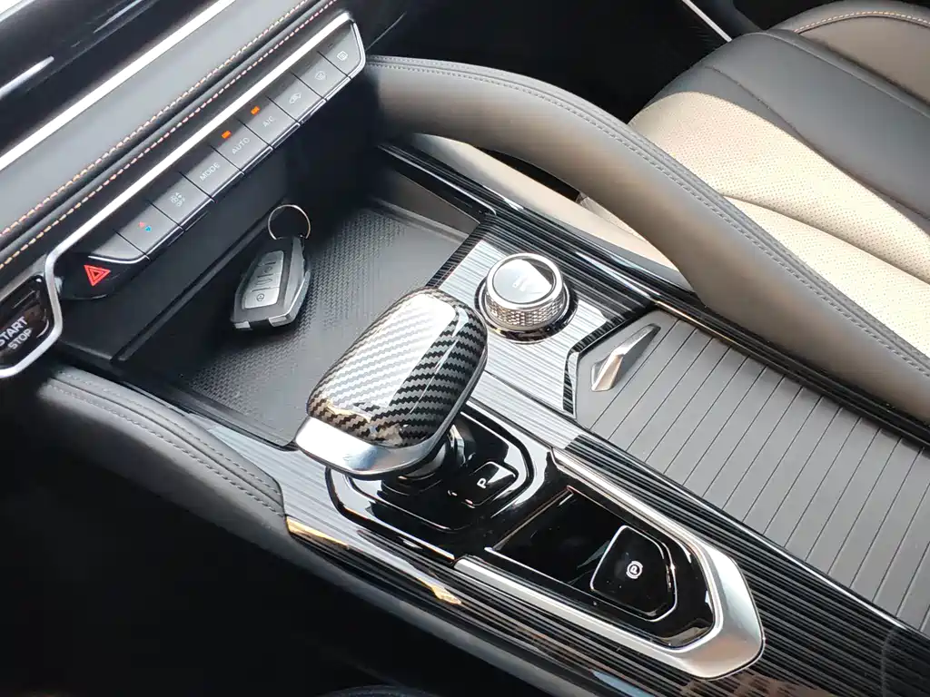 Geely Xingyue L — миниатюра 17