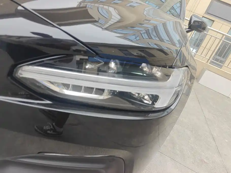 Volvo S90 — миниатюра 5