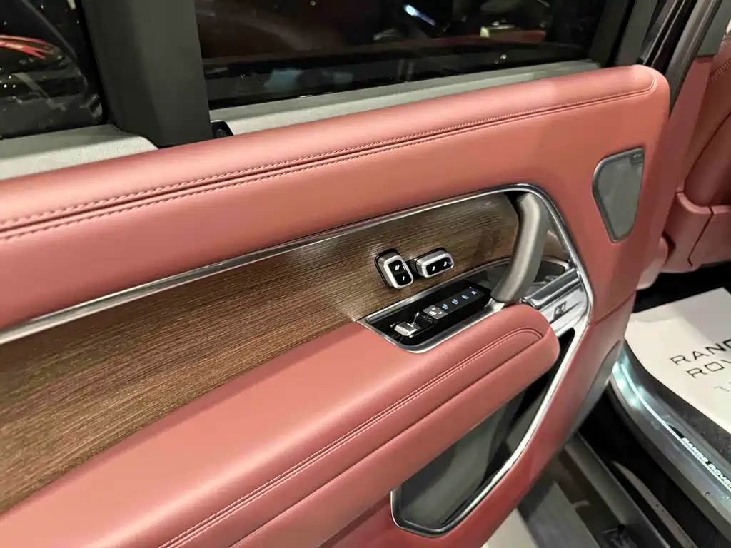 Land Rover Range Rover — миниатюра 19
