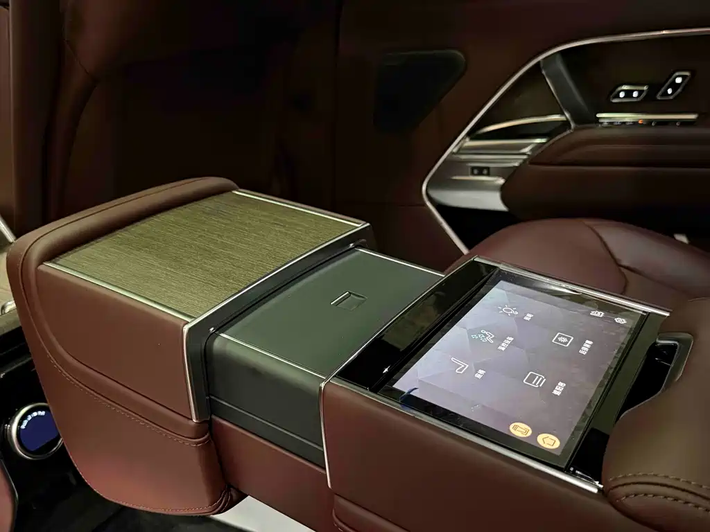 Land Rover Range Rover — миниатюра 17