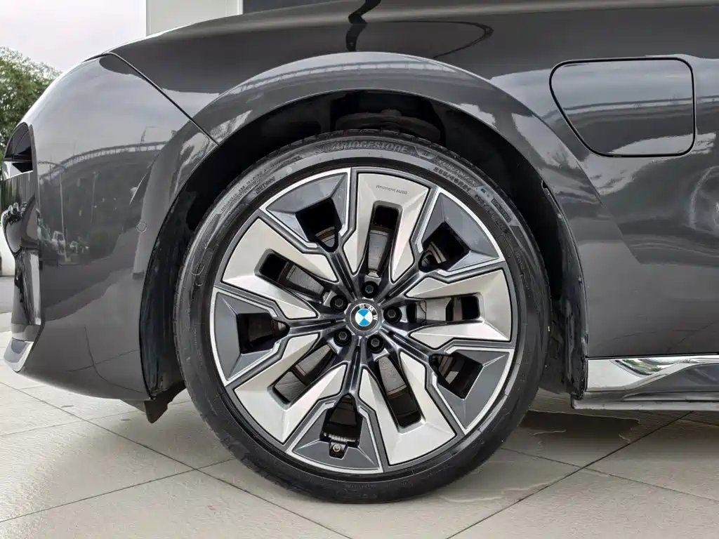 BMW i7 — миниатюра 19
