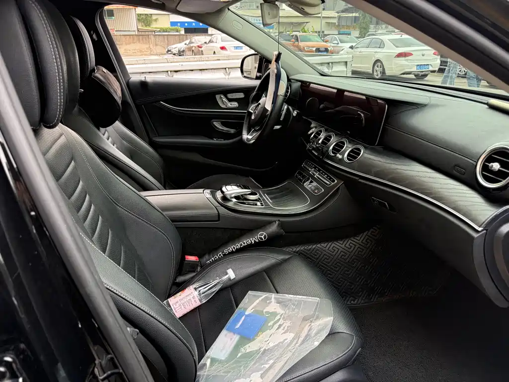 Mercedes-Benz E-Class — миниатюра 8