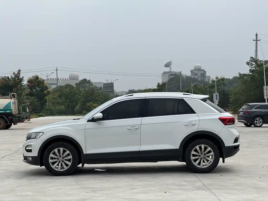 Volkswagen T-Roc — миниатюра 8