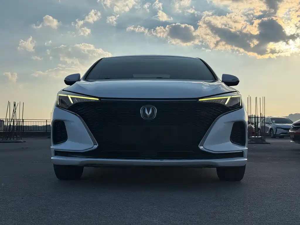 Changan Eado — миниатюра 2