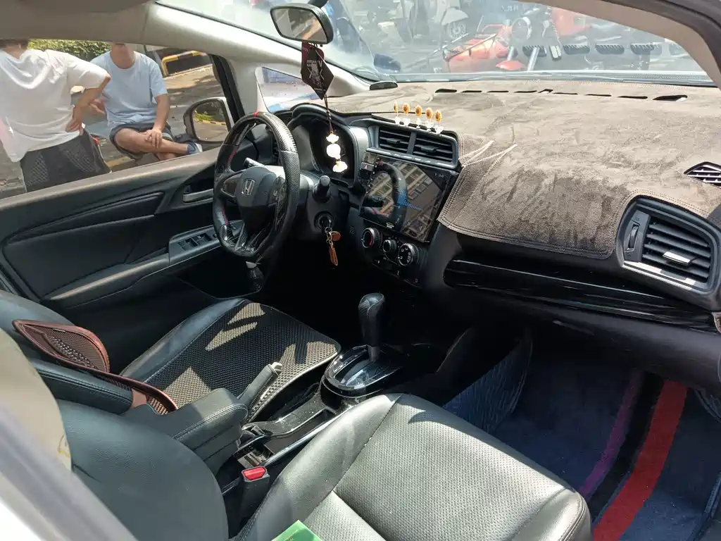 Honda Fit — миниатюра 6