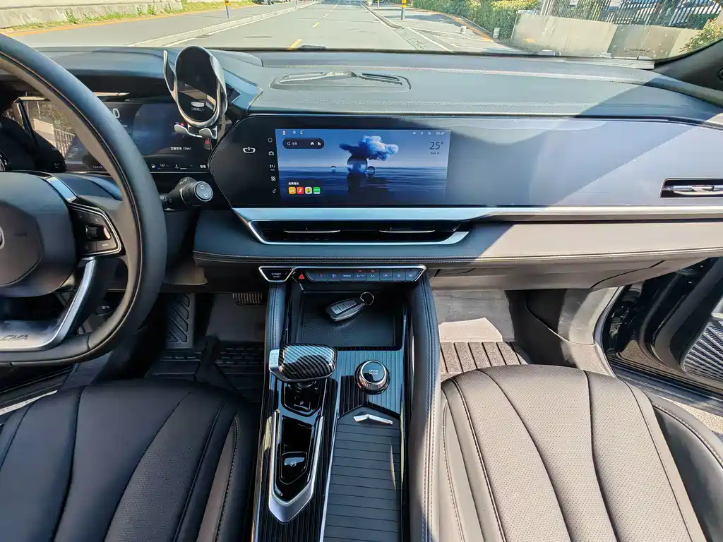 Geely Xingyue L — миниатюра 13