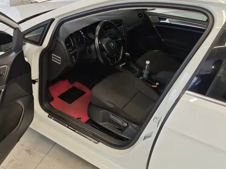 Volkswagen Golf — миниатюра 6