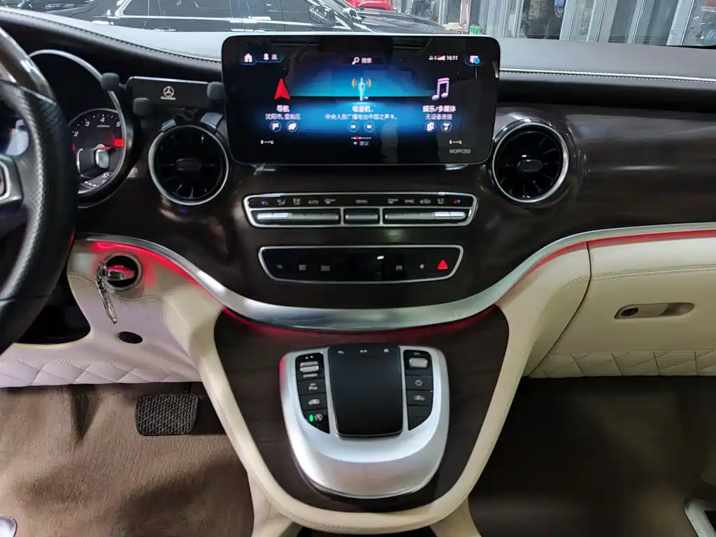 MERCEDES-BENZ V CLASS