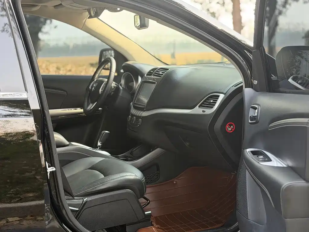 Dodge Journey — миниатюра 10
