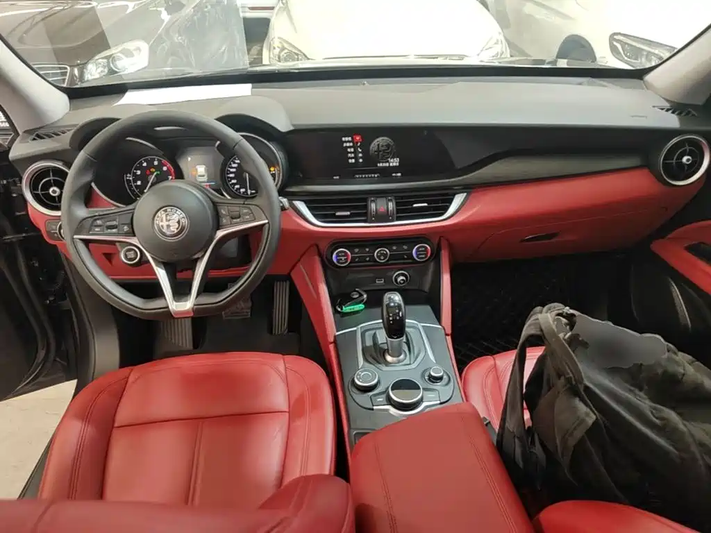 Alfa Romeo Stelvio — миниатюра 10